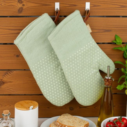 Oven glove with silicon dots