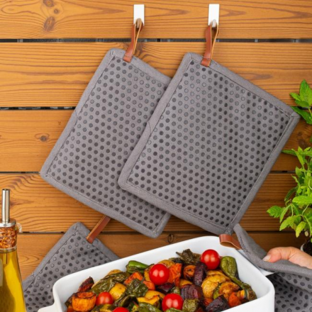 Potholder with pocket and silicon dots