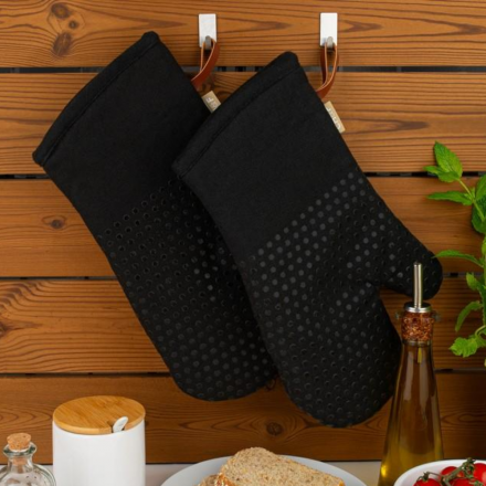 Oven glove with silicon dots